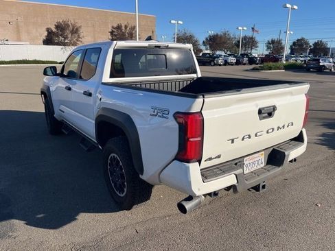 Used 2024 Toyota Tacoma TRD Off-Road image 7
