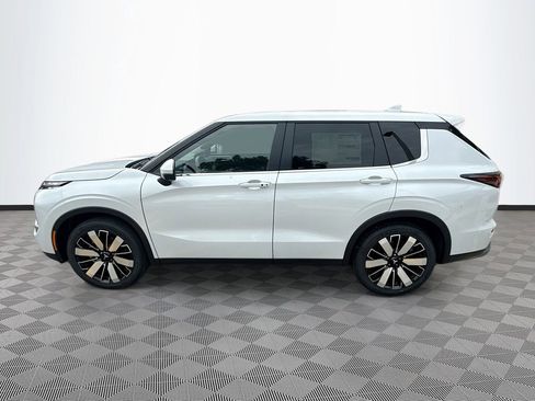 New 2026 Mitsubishi Outlander SE image 4