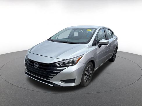 Used 2025 Nissan Versa SV FWD image 7