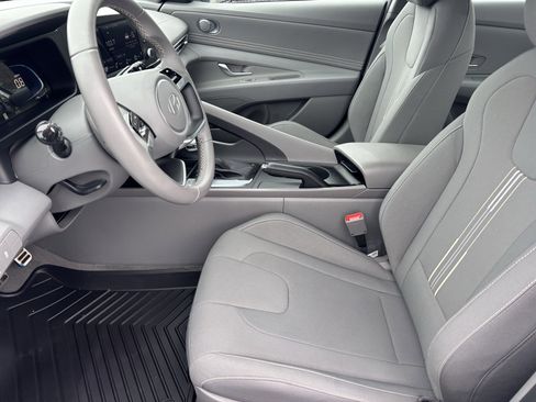 Certified 2025 Hyundai Elantra Sport image 13