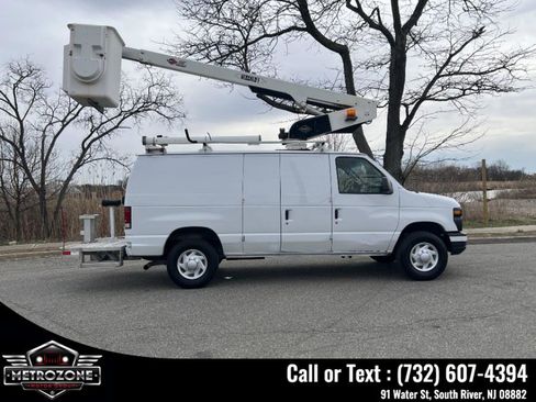 Used 2014 Ford E-350 and Econoline 350 Super Duty w/ Power Group RWD image 7