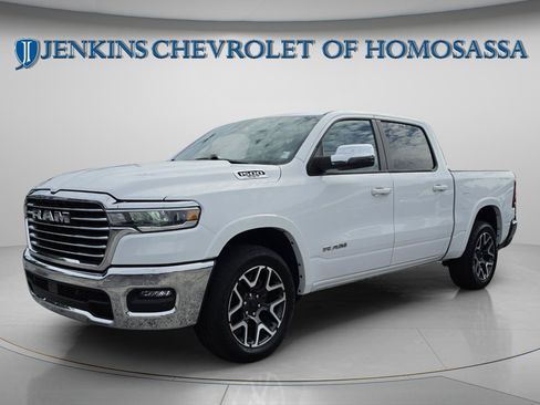 Used 2025 RAM 1500 Laramie AWD/4WD image 10