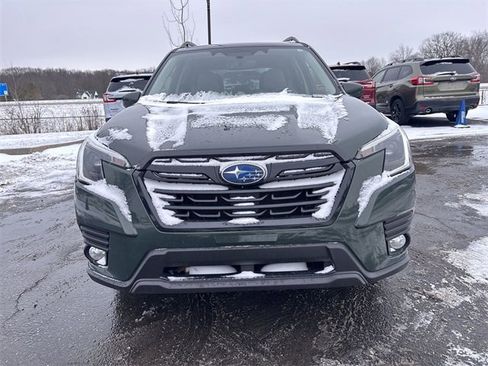 Used 2023 Subaru Forester Premium image 4