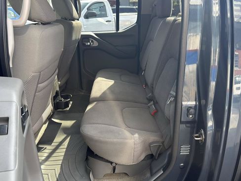 Used 2015 Nissan Frontier SV w/ SV Value Truck Package AWD/4WD image 24