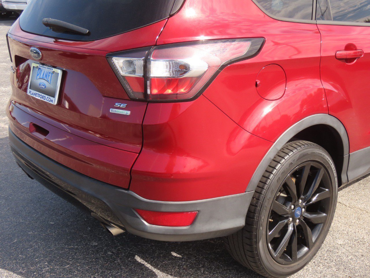 Used 2018 Ford Escape SE w/ SE Sport Appearance Package FWD image 12