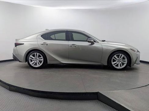 Used 2022 Lexus IS 300 RWD image 9