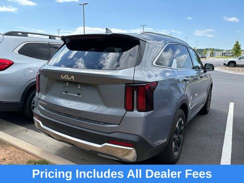 Used 2025 Kia Sorento S FWD image 6