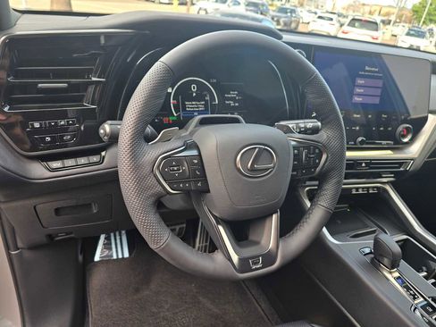 New 2026 Lexus TX 500h AWD image 25