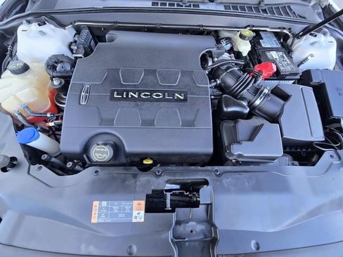 Used 2018 Lincoln Continental Select w/ Continental Climate Package image 14