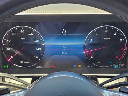 Used 2024 Mercedes-Benz GLC 300 4MATIC image 25