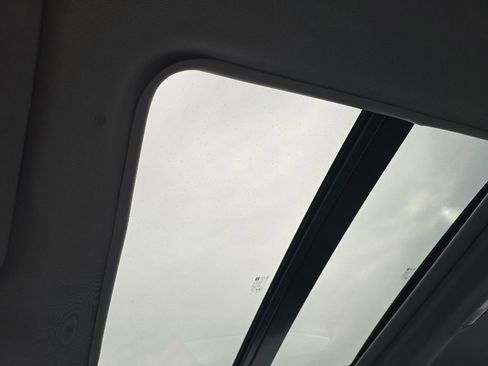 Used 2022 Chevrolet Malibu LT image 2