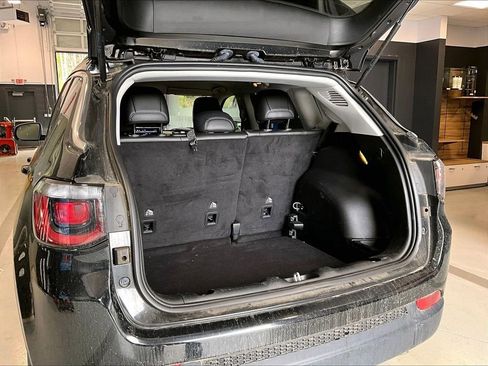 Used 2022 Jeep Compass Limited image 24