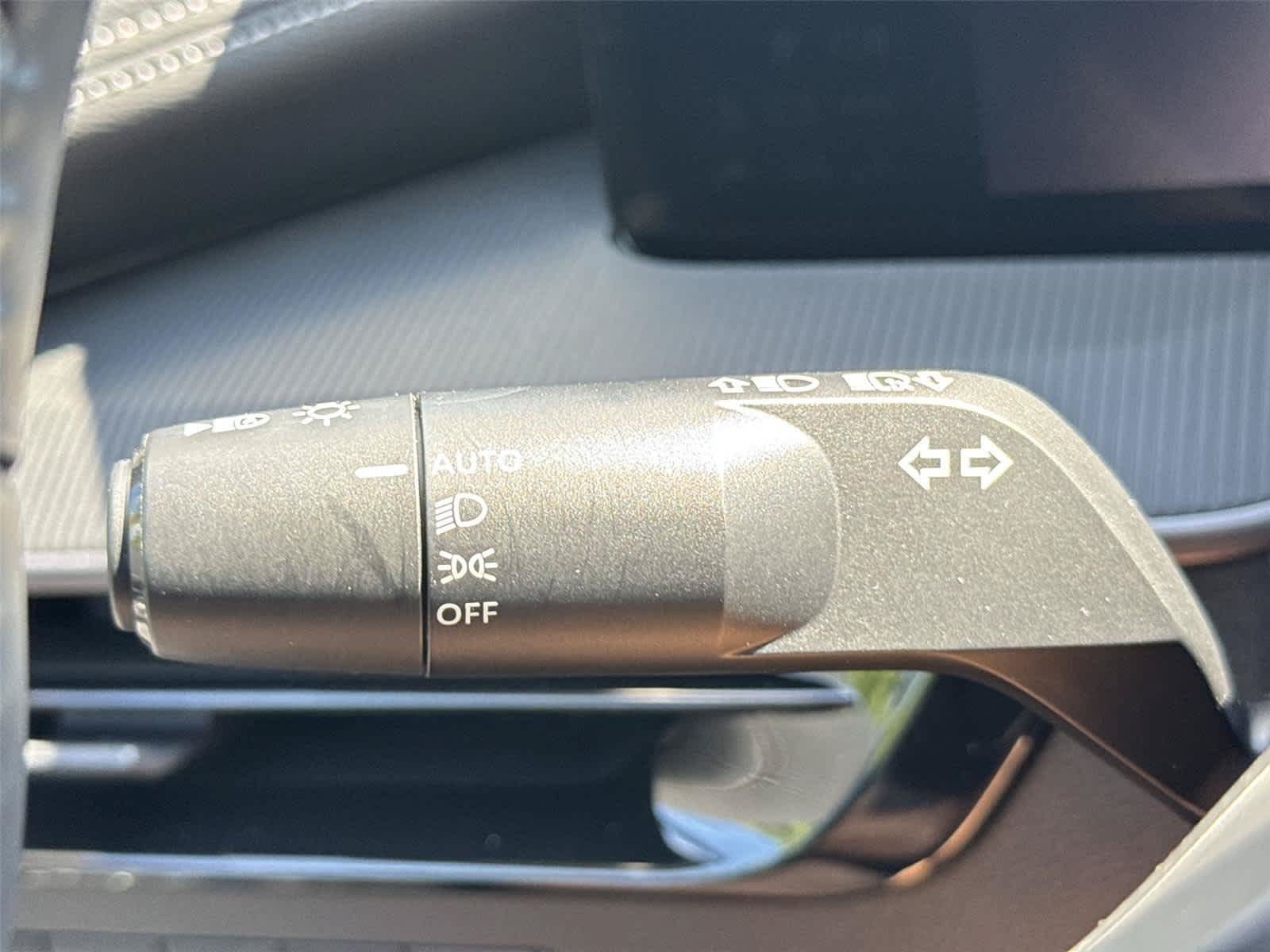 Used 2025 Nissan Murano SV AWD/4WD image 22