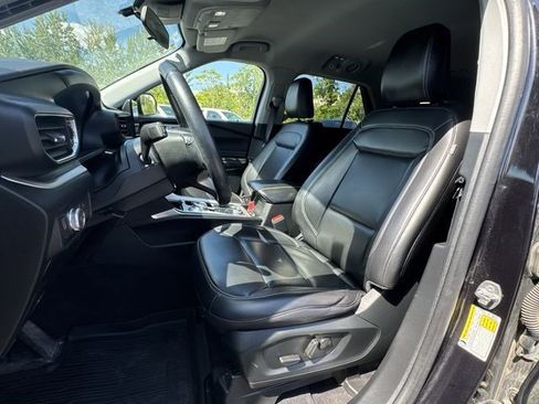 Used 2021 Ford Explorer XLT w/ Equipment Group 202A image 19