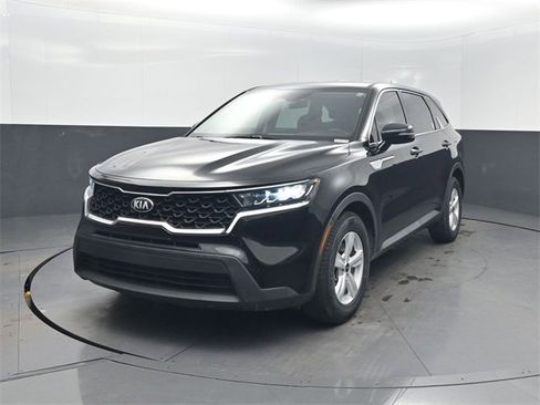Used 2021 Kia Sorento LX image 1