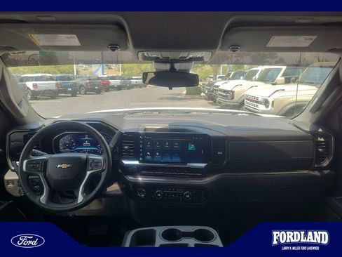 Used 2023 Chevrolet Silverado 1500 LT AWD/4WD image 20