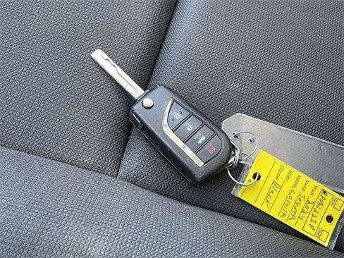 Used 2024 Toyota Corolla LE image 31