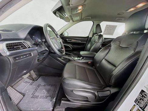 Used 2022 Kia Telluride LX FWD image 12