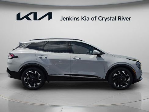 Used 2024 Kia Sportage SX image 2