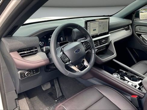 New 2026 Ford Explorer Platinum image 7