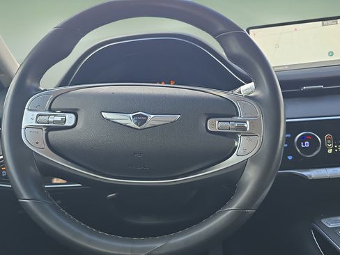 Used 2023 Genesis GV70 2.5T AWD/4WD image 17