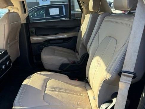 Used 2023 Ford Expedition Limited AWD/4WD image 8