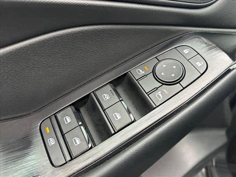 Used 2024 Nissan Rogue S image 14