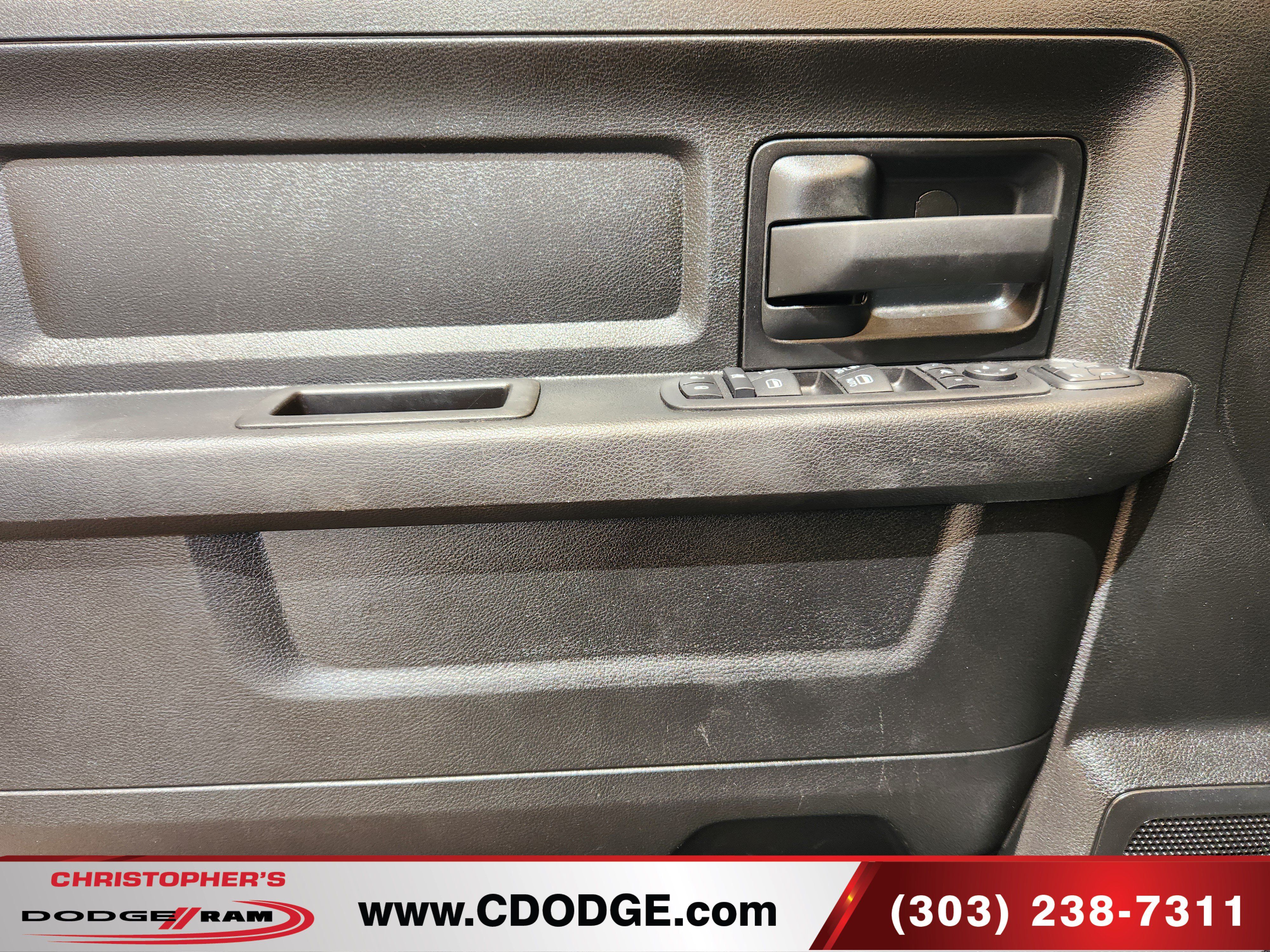 Used 2024 RAM 3500 Tradesman w/ Chrome Appearance Group AWD/4WD image 14