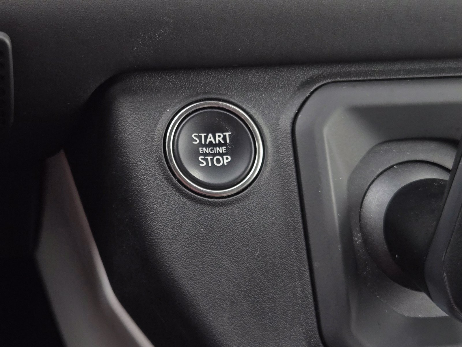 Used 2025 Land Rover Defender 110 S AWD/4WD image 21