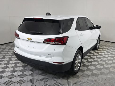 Used 2022 Chevrolet Equinox LS w/ LPO, Floor Liner Package AWD/4WD image 4