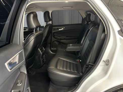 Used 2023 Ford Edge SEL image 11