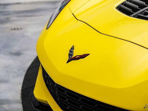 Used 2015 Chevrolet Corvette Z06 w/ 3LZ Preferred Equipment Group RWD image 42