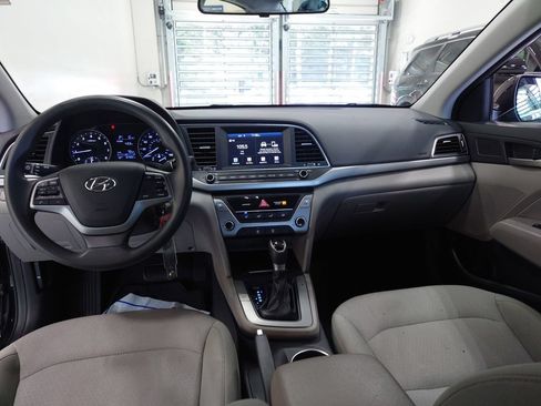 Used 2017 Hyundai Elantra SE FWD image 13
