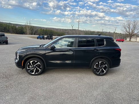 Used 2024 Mitsubishi Outlander SE image 4