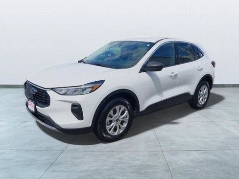 Certified 2024 Ford Escape Active AWD/4WD image 3