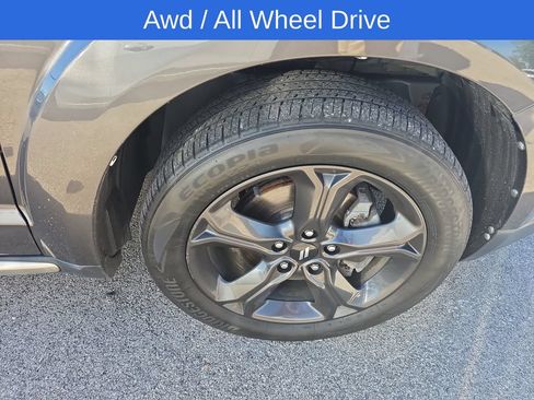 Used 2019 Dodge Journey Crossroad AWD/4WD image 4