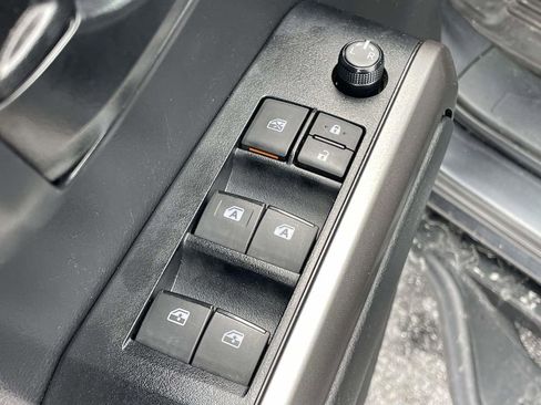 Used 2023 Toyota Tacoma SR5 w/ Technology Package AWD/4WD image 6
