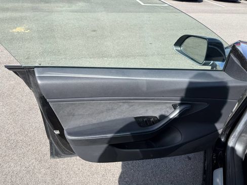 Used 2018 Tesla Model 3 image 18