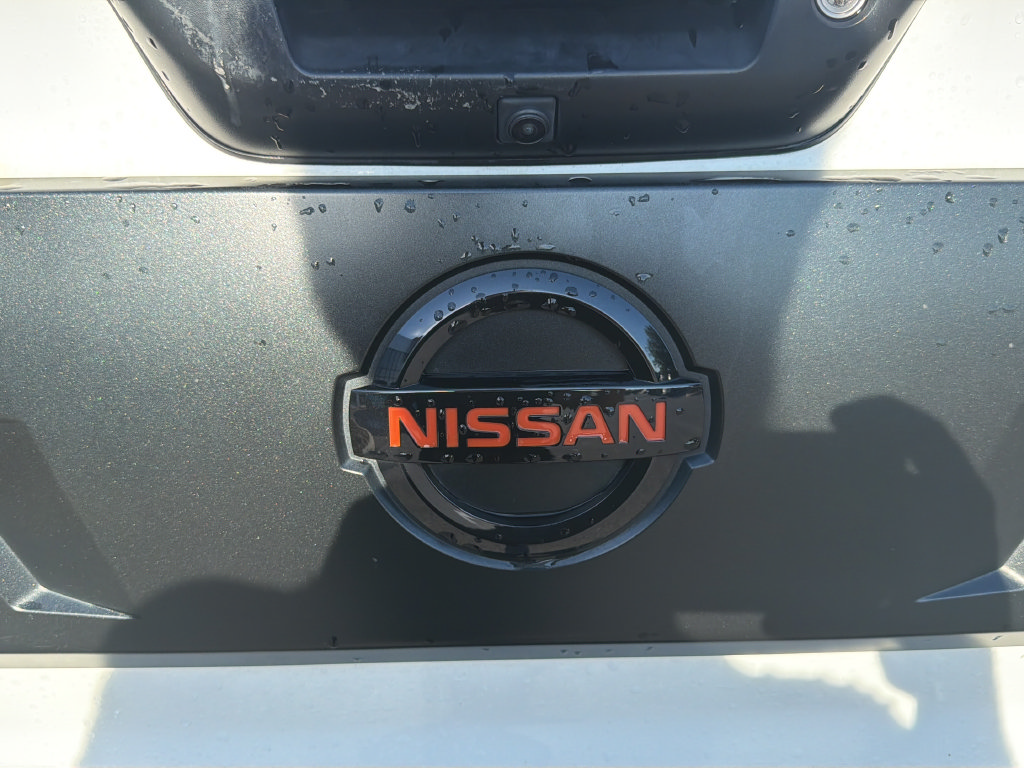 Used 2021 Nissan Titan PRO-4X w/ Pro-4x Convenience Package AWD/4WD image 16