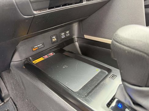 Used 2025 Toyota Camry LE w/ Convenience Package FWD image 23