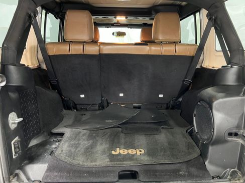 Used 2011 Jeep Wrangler Unlimited Rubicon w/ Dual Top Group image 27