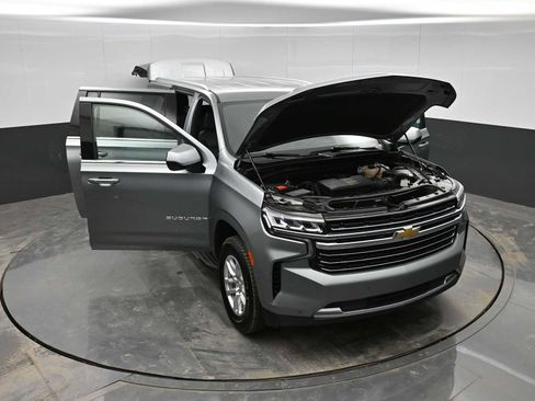Used 2024 Chevrolet Suburban LT image 37