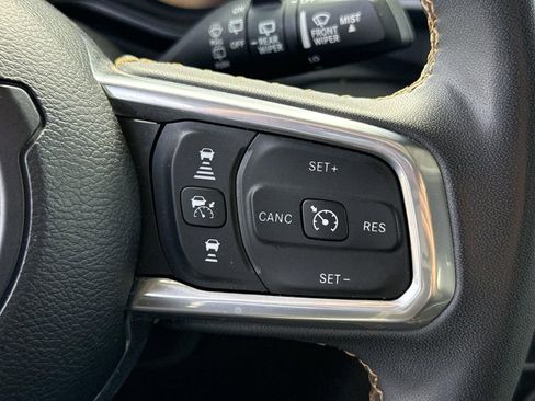 Used 2024 Jeep Wrangler Sahara image 33