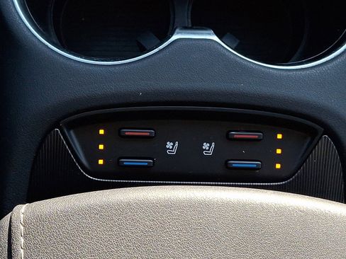 Used 2021 Toyota Venza XLE w/ Softex Package image 24