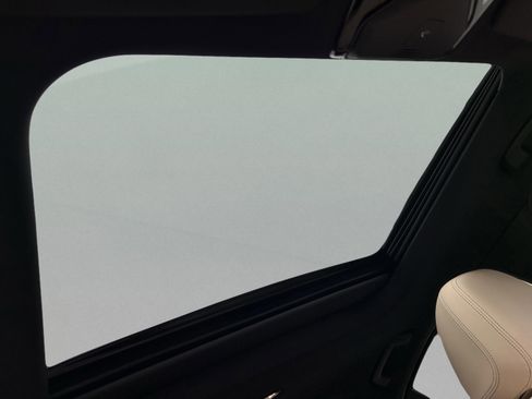 Used 2026 BMW 330i Sedan w/ Premium Package image 28