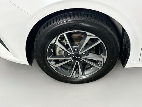 Used 2024 Kia Forte LXS FWD image 11
