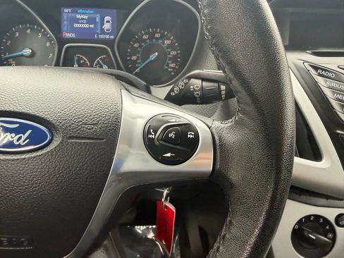 Used 2014 Ford Focus SE w/ Equipment Group 201A FWD image 19