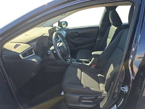 Used 2025 Toyota Corolla LE FWD image 11