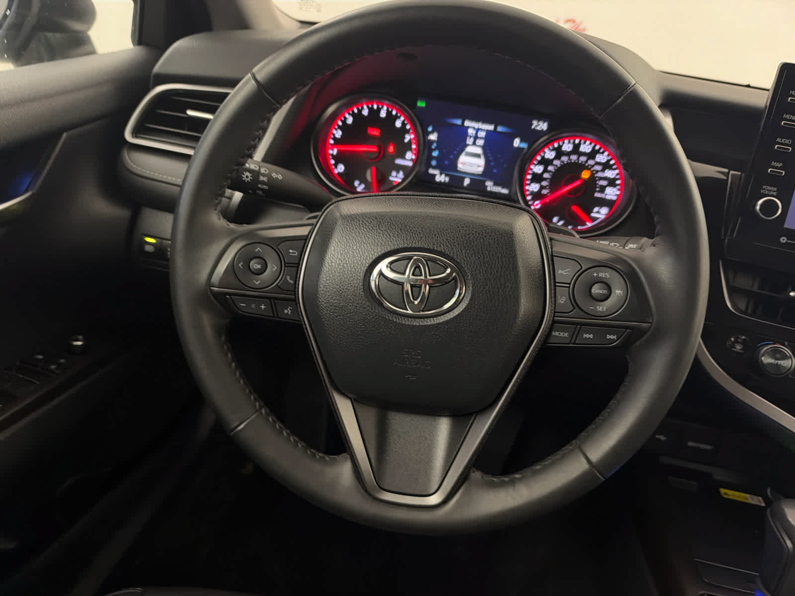Used 2024 Toyota Camry XSE FWD image 17