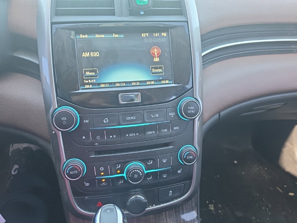 Used 2015 Chevrolet Malibu LTZ FWD image 17